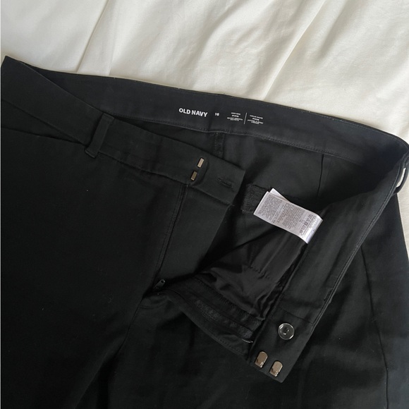 High waisted black pixie trousers from Old Navy in tall ♠️ - Picture 3 of 5